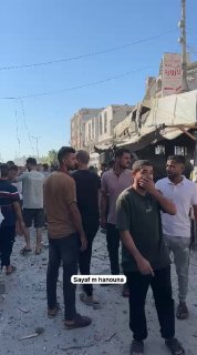 ברגע שגופתו של נפגע נמצאה מדירת המגורים שהופצצה על ידי הכיבוש בשכונת אלנסר, ממערב לעיר עזה.