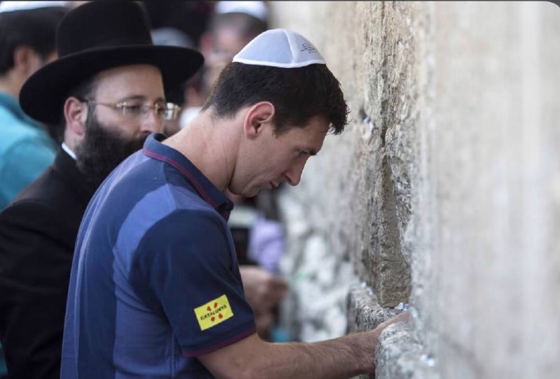 🔴נתניהו: פלה הוא שחקן הכדורגל הטוב בהיסטוריה, אבל מסי הוא הטוב ביותר בעידן שלנו.