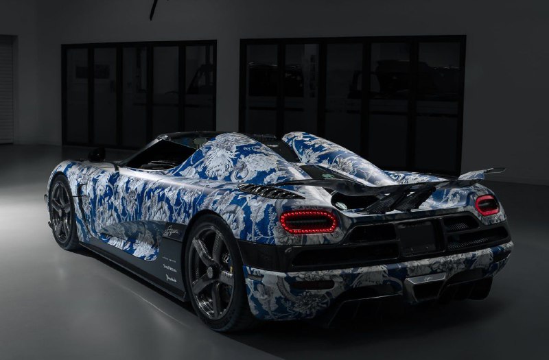 Koenigsegg Agera обклеили уникальной пленкой за 1,5 млн долларов 2