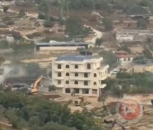 Israeli forces demolish two residential buildings in Birzeit
