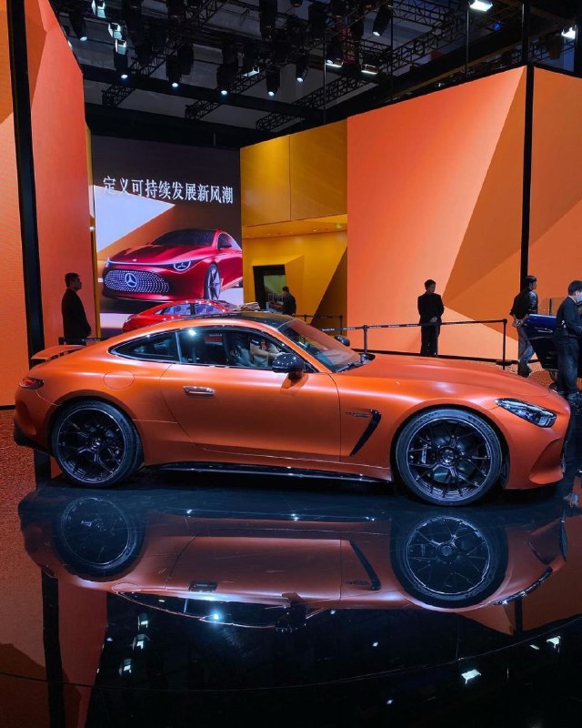 New AMG GT63 S E-Performance 4MATIC+ 4.0-L V8 BITURBO 816 HP 0-100 km/h 2.8 7