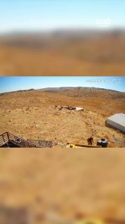 סרטון מתעד מתנחל נופל ארצה בעת שניסה לגנוב מים ממתקן חקלאי פלסטיני במסאפר יטא, דרומית לחברון.
