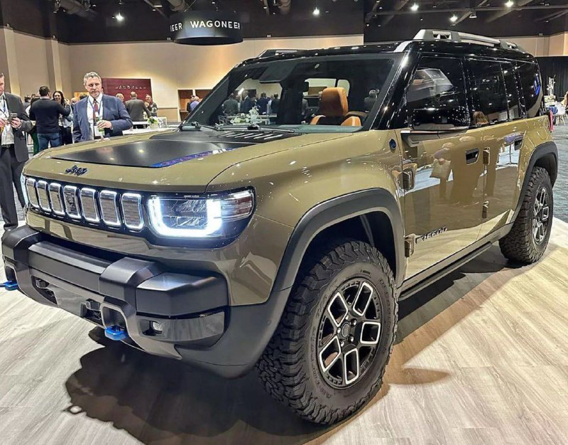 Первые фото серийного электровнедорожника Jeep Recon 4xe 3