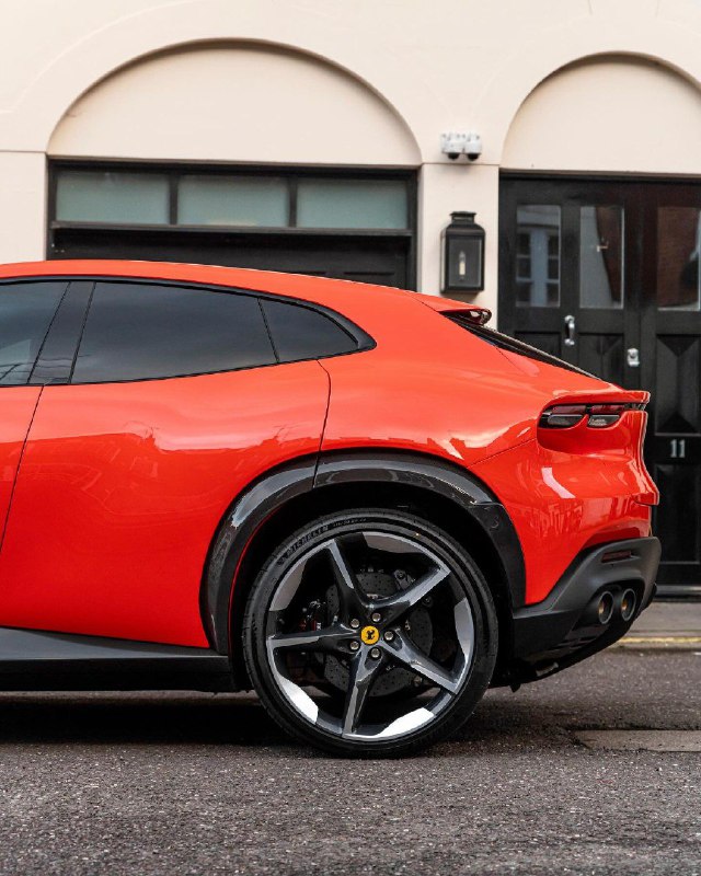 Ferrari Purosangue 3