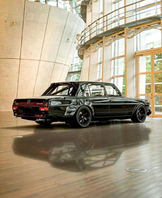 Mercedes 300 SEL 63 AMG 2