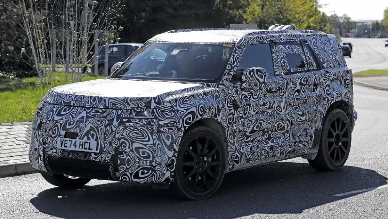 Land Rover готовит компактный Defender Sport 2