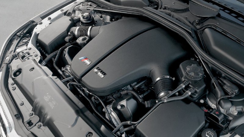 пятница! ☀️Сегодня хотим поговорить о легендарном двигателе V10 от BMW M. 🏎 Вы,