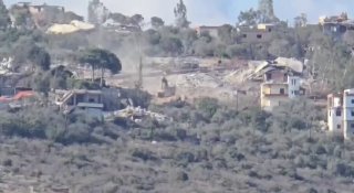מבצע דחפור מאז אתמול ברובע הרביעי באל-מנצורי, והעיירה נתונה גם להפצצות ארטילריות של האויב.
