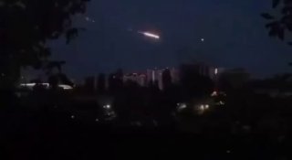 סרטון המראה לכאורה פגיעת טילים חות'ים על ריאד