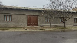 Sotiladigan uy
14 сотих 5 хона уйи бор
Газ , свет , сув , канализация