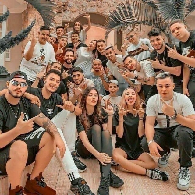 لینکدونی تهران،شیراز،مشهد،و..: 🌹🌸دَِوَِسَِــَِتَِـاَِنَِ نَِاَِبَِ🌸🌹🌹.اول ادب احترام به هم 😡.بی احترامی تذکر وتکرارآن اخراج👅.شوخی خنده آزاد -رنج سنی با
