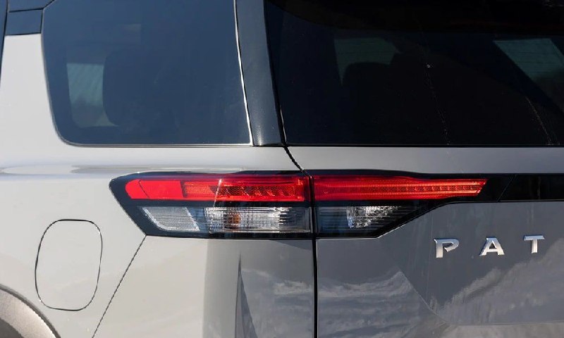 Nissan Pathfinder 9