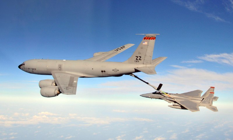 מטוס KC-135 שהתנגש במכלית אחרת מעל עיראק במרץ עובר כעת תיקונים גדולים בבסיס חיל האוויר טינקר באוקלהומה.