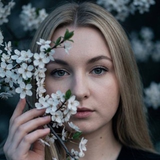 Telegram profile photo for Промты для ИИ фото| Нейрофотосессия