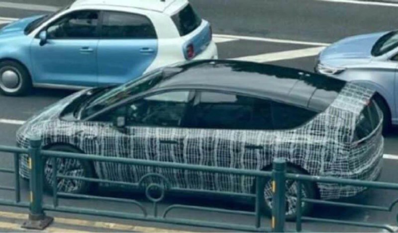 Li Auto опубликовала фото своего первого электромобиля 5
