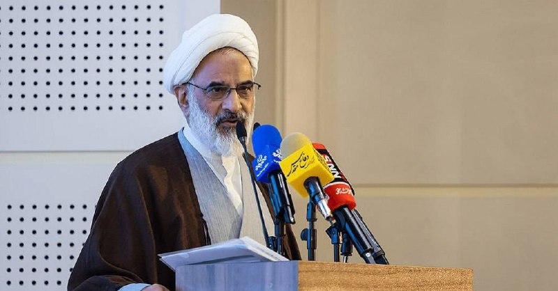 سراج۲۴ | Seraj24.ir: حاجیصادقی: هدف اصلی دشمن فرماندهی افکار جامعه است🔹نماینده ولیفقیه در سپاه: دشمن برای ایجاد شکاف و از بین بردن انسجام ج