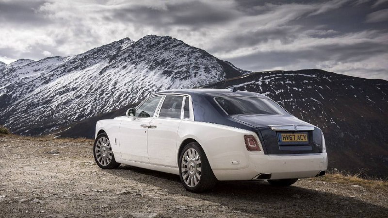 Rolls-Royce Phantom VIII 2
