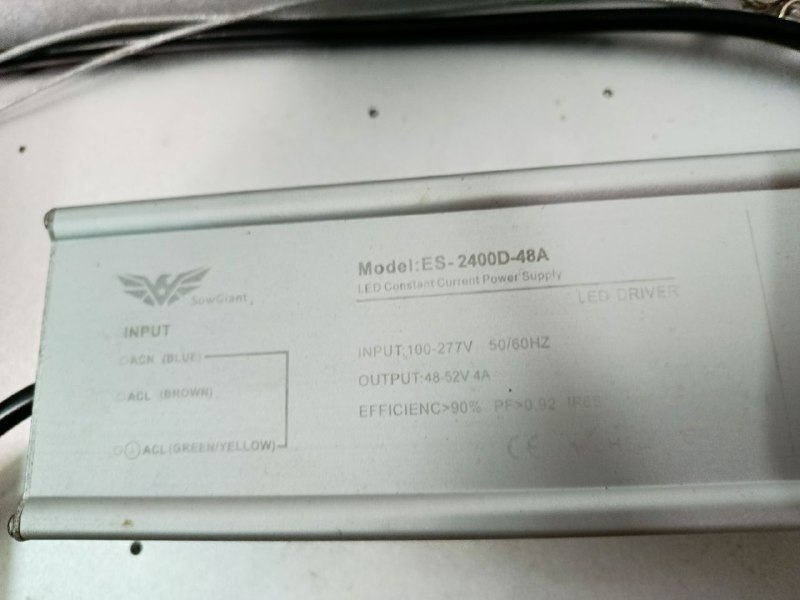 Продам лампу 210W — бу 2 сезона 👍 — фото 1