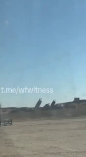 ️🇺🇸🇮🇷 לפי הדיווחים, הצילומים מראים את ארה"ב משגרת טילי ATACMS באמצעות HIMARS לעבר איראן ממקום לא ידוע ב…
