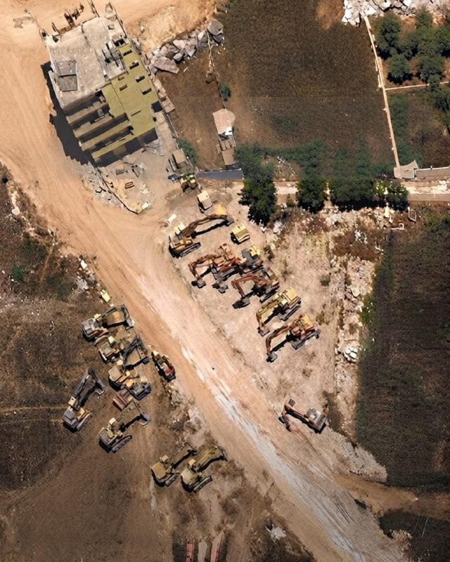 "הדרום הירוקים" מפרסמת תמונה של הדחפורים הישראלים מתאספים ליד בית הספר ג'מיל ג'אבר בבינת ג'בייל: מנגנוני מח…