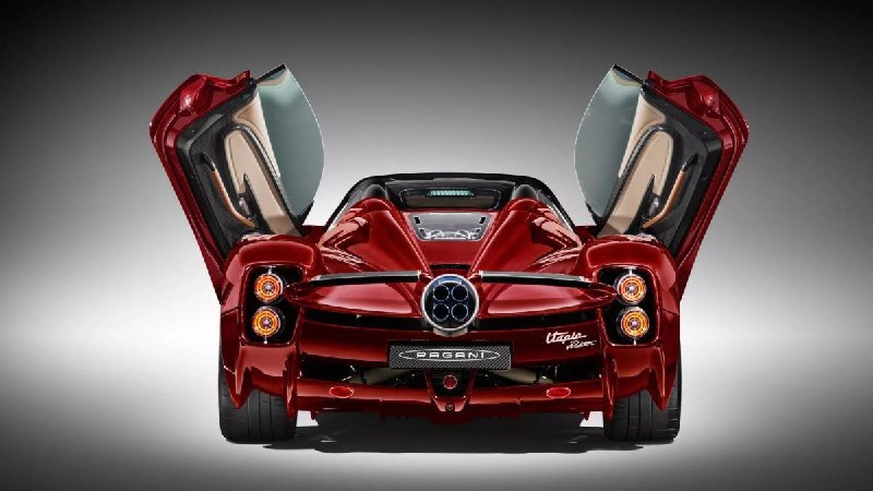 Суперкар Pagani Utopia получил открытую версию Roadster 4
