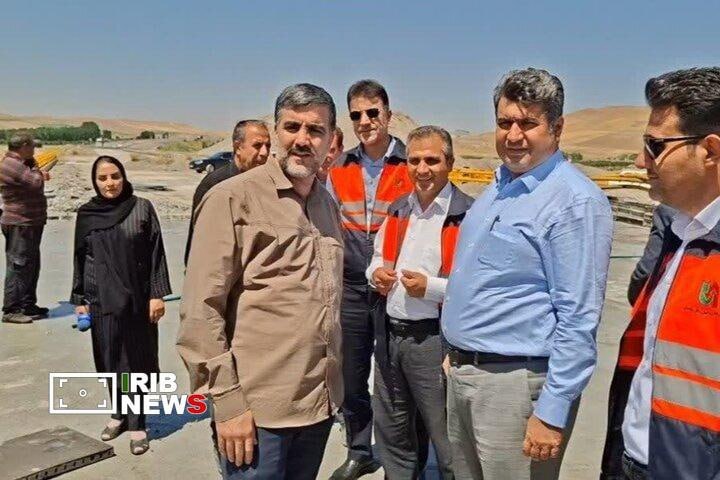 اخبار آذربایجان [ آناج ]: بازسازی پل بیات در آزادراه پیامبر اعظم تا ۱۵ روز آینده رئیس سازمان راهداری و حمل‌ونقل جاده‌ای کشور از تکمیل عملیات بازسا