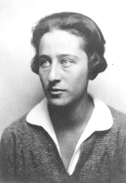 אולגה בנריו (1908–1942) - גיבורת ההתנגדות האנטי-פשיסטית לא ידועה (ברוסיה). אולגה נולדה במינכן למשפחה יהודית…