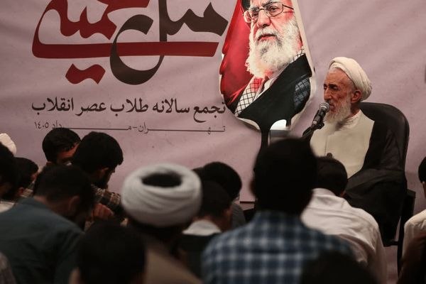 اخبار قم: صداقت در زندگی امام خمینی و رهبر شهید انقلاب آشکار بود🔹حجتالاسلام والمسلمین صدیقی: نقش صداقت در مسیر بندگی و آمادگی برا