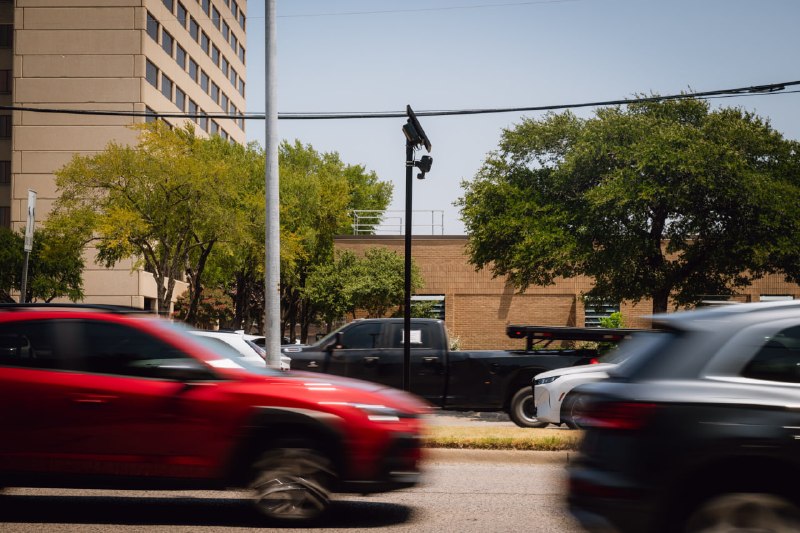 Hackers reveal how herd mass surveillance works