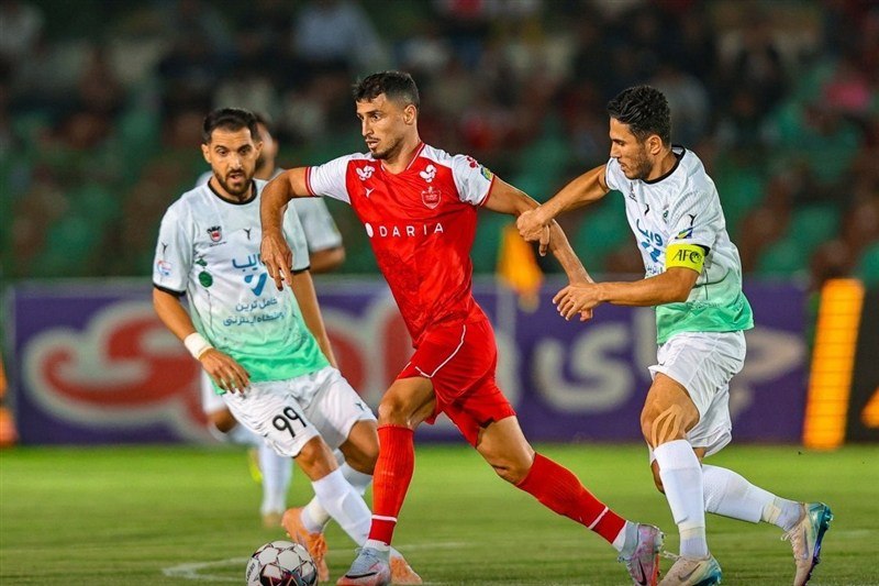 ایران نیوز: پایان نیمه اول بازی پرسپولیس 1 _ 0 ذوب آهن⚽️گل‌: علی علیپور( 42) #هفته_ششم_لیگ_برتر@IrannNews