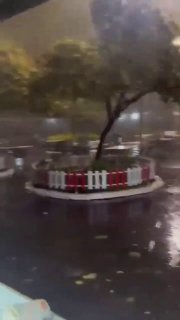 סופת טורנדו עוצמתית פקדה הלילה את העיר הטורקית אנטליה, הפופולרית בקרב תיירים רוסים לפחות ארבעה בני אדם נהרג…