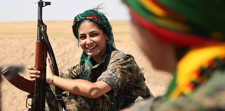 اخبار سوریه به فارسی 𓂆: 📸 ادغام یگان‌های مدافع زنان (YPJ) در ساختار وزارت کشور سوریه🔹 به گزارش منابع خبری، دولت سوریه و طرف کرد به توافقی رسیده‌