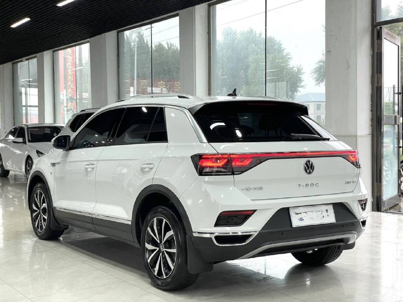 Volkswagen T-Roc фото 2