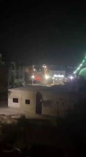 כוחות הכיבוש ממשיכים להסתער על העיירה אלאר, צפונית לטול כרם, על רקע מסע של פשיטות בתים.