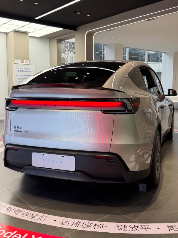 Tesla Model YL — полноразмерный 6-местный электромобиль-внедорожник. 7