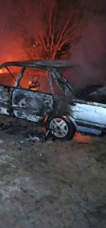 מתנחלים הציתו טרקטור חקלאי ורכב במהלך תקיפתם בכפר ראמין ממזרח לטול כרם.