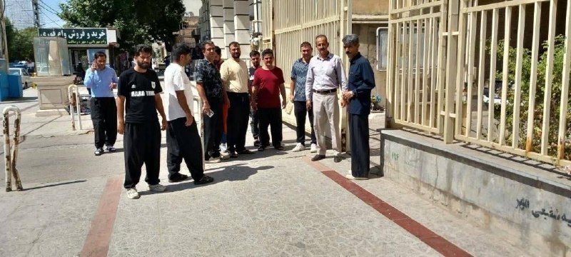 FreedoMessenger_قاصدان آزادی: ⭕️‼️فقط ۲ ساعت آب در شبانه‌روز!اهالی روستای کمره علیا از توابع شهرستان اسلام‌آبادغرب، در اعتراض به وضعیت آب شرب، مقابل ا