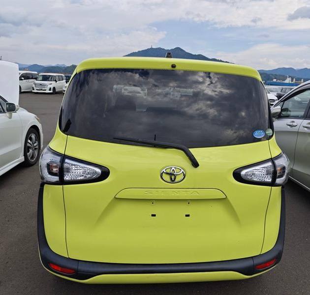 Toyota Sienta 2016 фото 3
