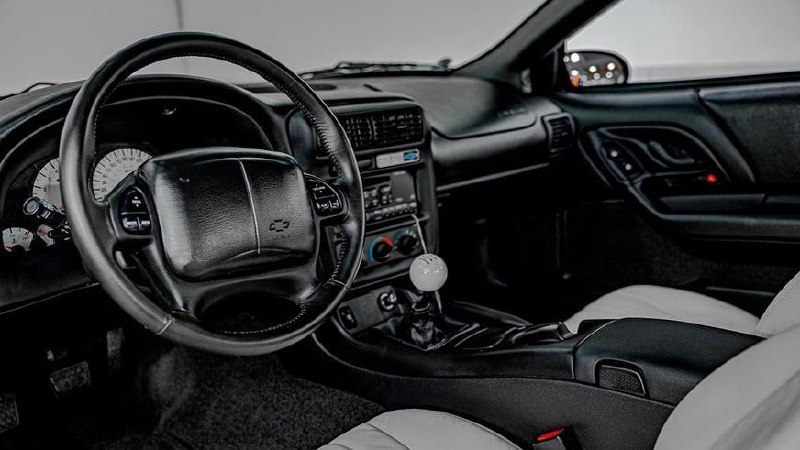 На продажу выставили редкий Chevrolet Camaro ZL1 2002 года 5