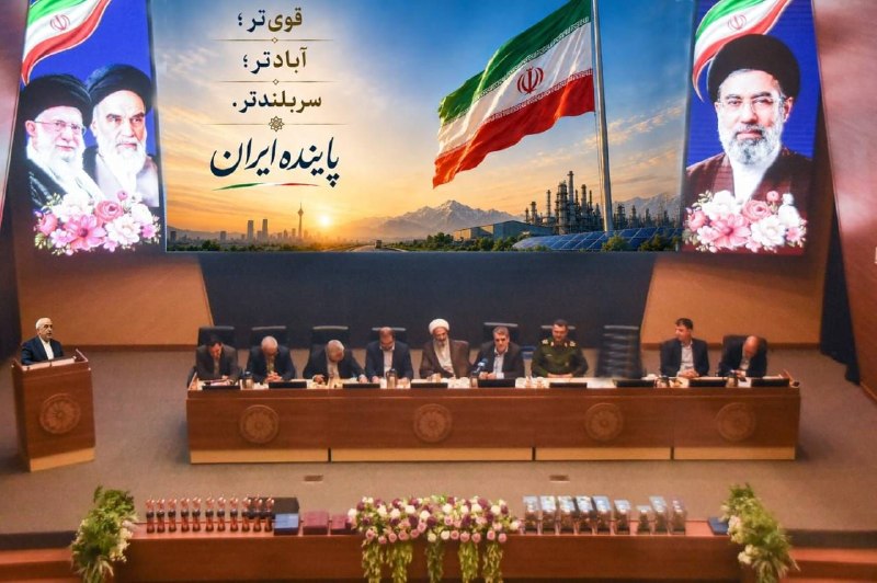 اتاق بازرگانی سمنان: 🟣 رئیس اتاق بازرگانی سمنان : *قامت تولید را بلند نگه داشته ایم تا قامت ایران خم نشود .* 🔹 آیین گرامیداشت روز صنعت و معدن