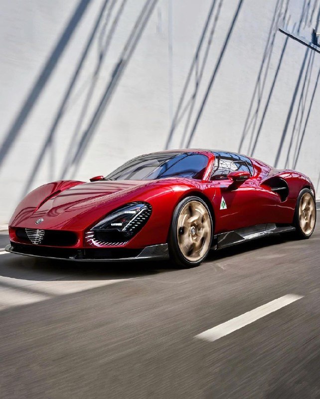 Alfa Romeo 33 Stradale 4