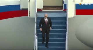 Путин прилетел в Казахстан с трехдневным визитом.В Астане его встретил президент республики. В программе — переговоры с президентом Токаевым и участие в мероприятиях ЕАЭС.