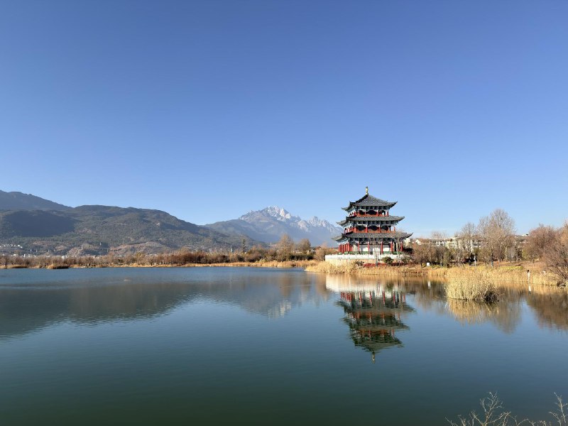 淡季的丽江有些过于美好了原来玉龙雪山距城区不过半小时车程原来全城的每一个角落都能看到雪山在空旷的中济海公园悠闲地散步在没有人的束河古镇听水草流水在文化深厚的木府里喝一杯滇红在酒店屋顶伴着日落吃一顿烧烤在清溪水库的冷风里看一场日出在忠义市场里吃到撑买到拿不动有雪山的地方容易让人思绪飘散不知AI是何物怪不得赵雷说再也不要去丽江了淡季的丽江有些过于美好了原来玉龙雪山距城区不过半小时车程原来全城的每一个角落都能看到雪山在空旷的中济海公园悠闲地散步在没有人的束河古镇听水草流水在文化深厚的木府里喝一杯滇红在酒店屋顶伴着日落吃一顿烧烤在清溪水库的冷风里看一场日出在忠义市场里吃到撑买到拿不动有雪山的地方容易让人思绪飘散不知AI是何物怪不得赵雷说再也不要去丽江了