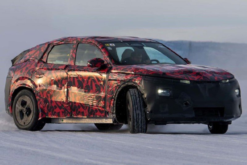 Alfa Romeo тестирует новый кроссовер Stelvio 2