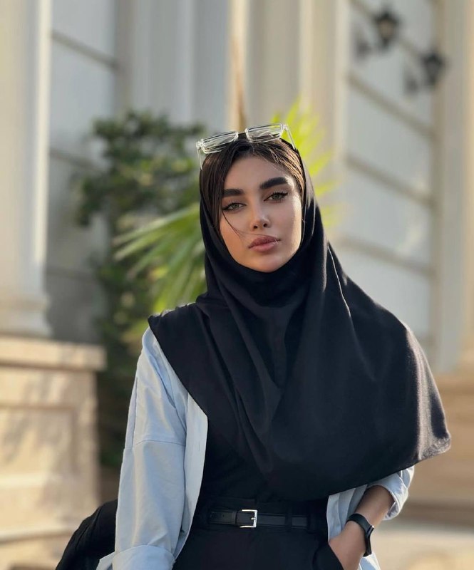 انرژی مثبت: سلام مریم صالحی ام ۲۲ سالمه و دانشجوم حقوقم ماهی ۳۰۰- ۴۰۰ میلیونه و پولدارترین فرد خانوادم هستم همه میپرسن رمز چی میزنی 