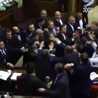 היה מאבק בין צירים בפרלמנט הארמני