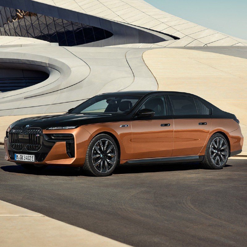 BMW i7 M70660 л.с. и 1,100 Нм0-100 км\ч - 3.7 сек