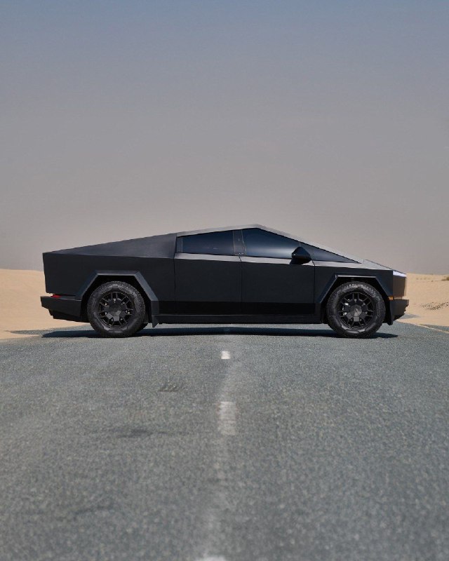 Tesla Cybertruck 4