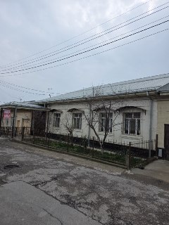Кибрай мах. Сохибкор 8.4 сотки дом 5 ком канализация есть.