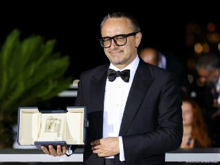Режиссер Андрей Звягинцев признан иностранным агентом.В мае его новый фильм «Минотавр» получил Гран-при Каннского кинофестиваля. При вручении награды режиссер обратился к Путину:«Миллионы людей по обе стороны линии соприкосновения сейчас мечтают только об 